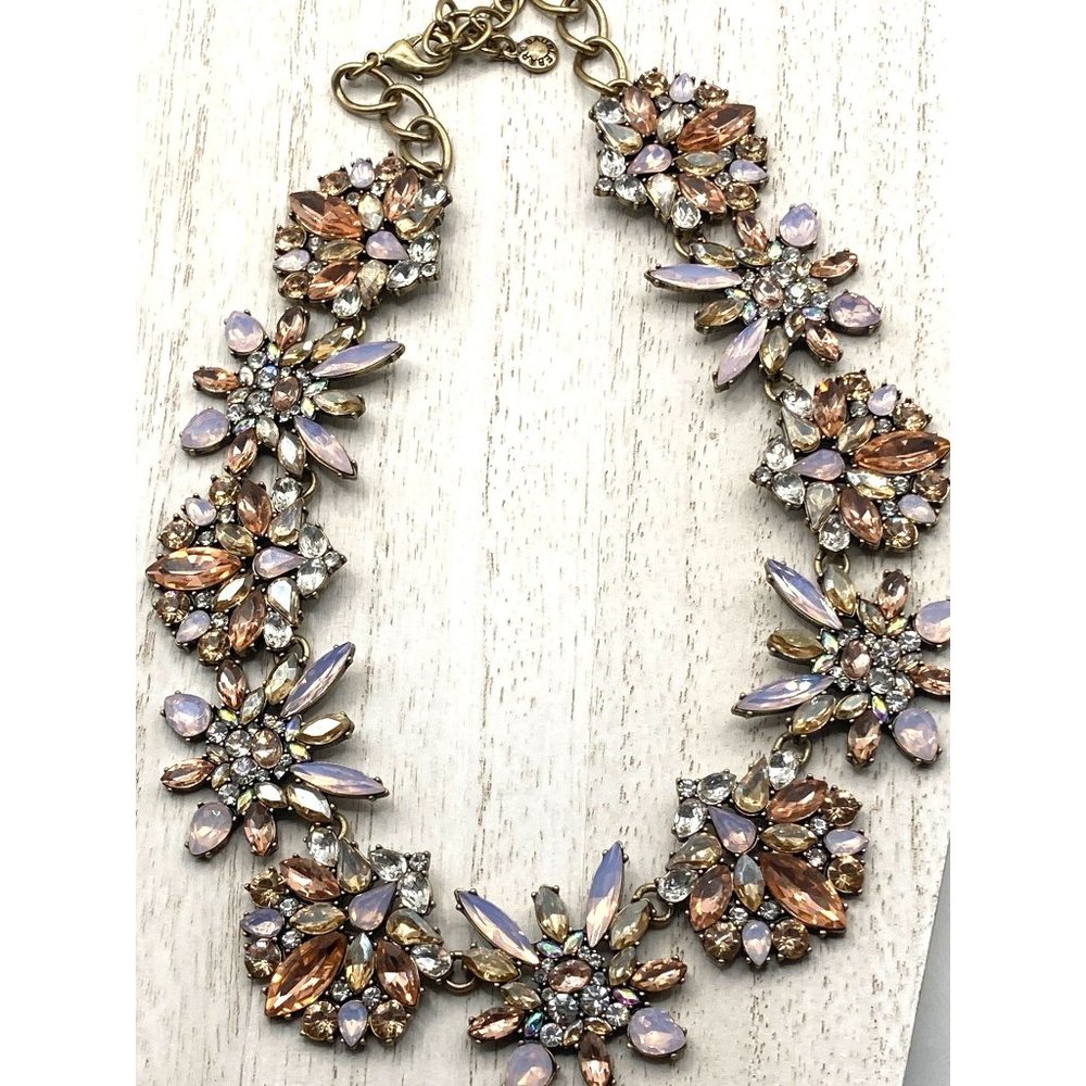 BaubleBar Iridescent Cluster Necklace Peach crystals Stunning Sparkle 16"